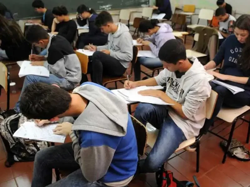 Ensino técnico amplia emprego, salários e acesso à universidade